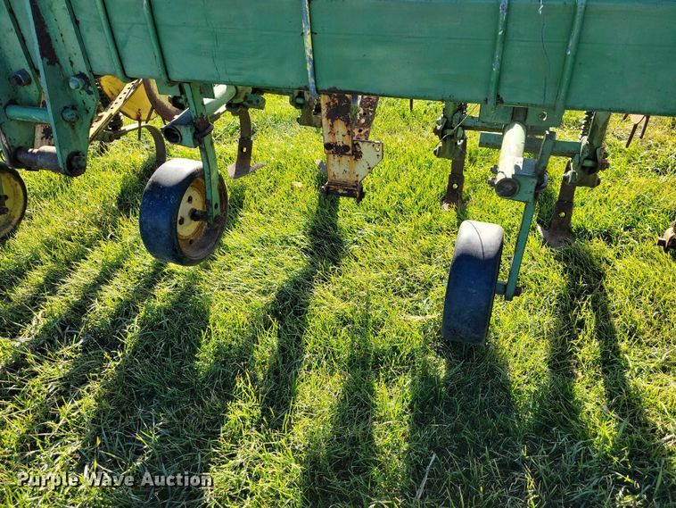 image for item EA2748 John Deere row crop cultivator