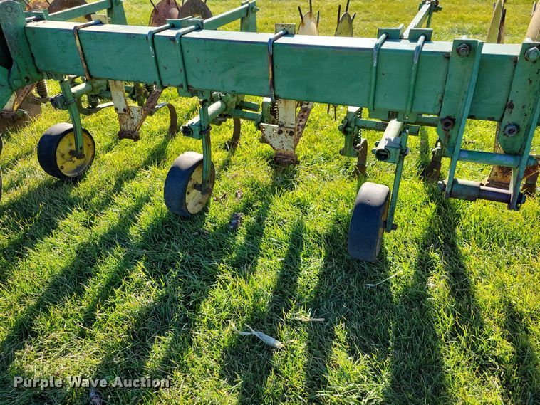 image for item EA2748 John Deere row crop cultivator