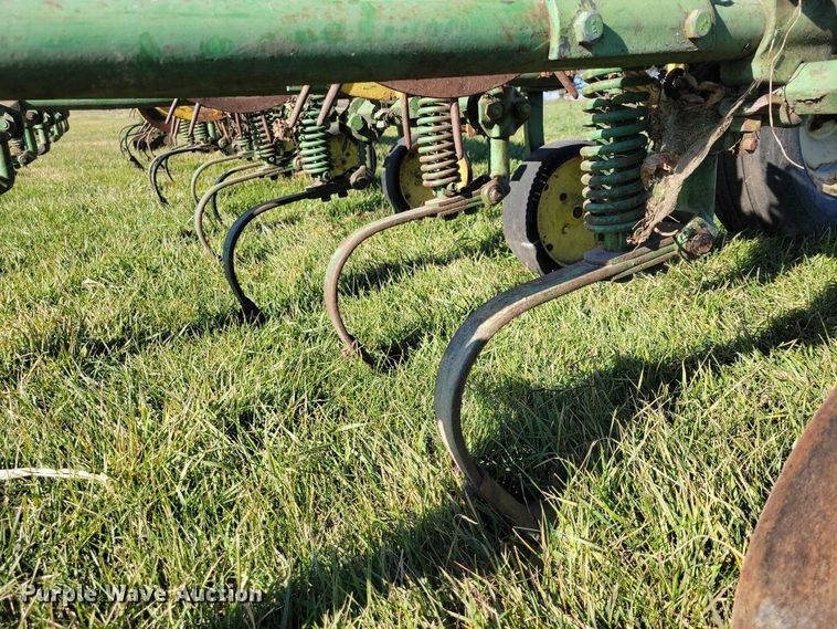 image for item EA2748 John Deere row crop cultivator