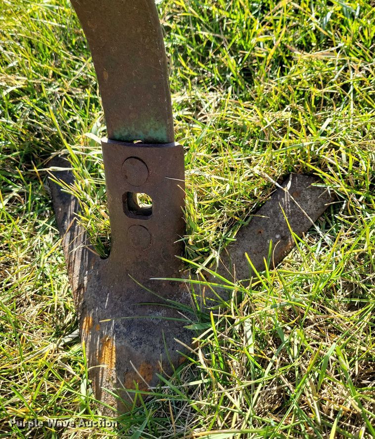 image for item EA2748 John Deere row crop cultivator