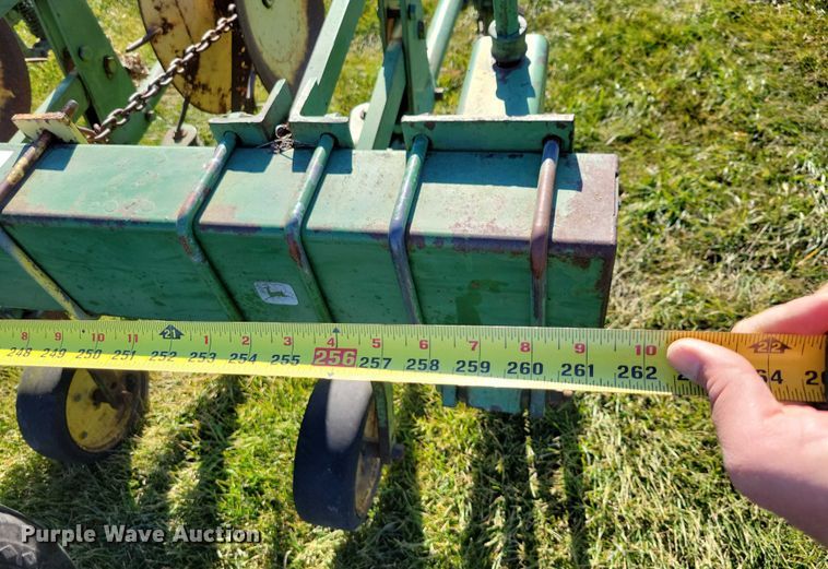 image for item EA2748 John Deere row crop cultivator