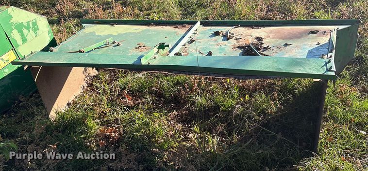 image for item EA7702 John Deere 995-5M swather / windrower head