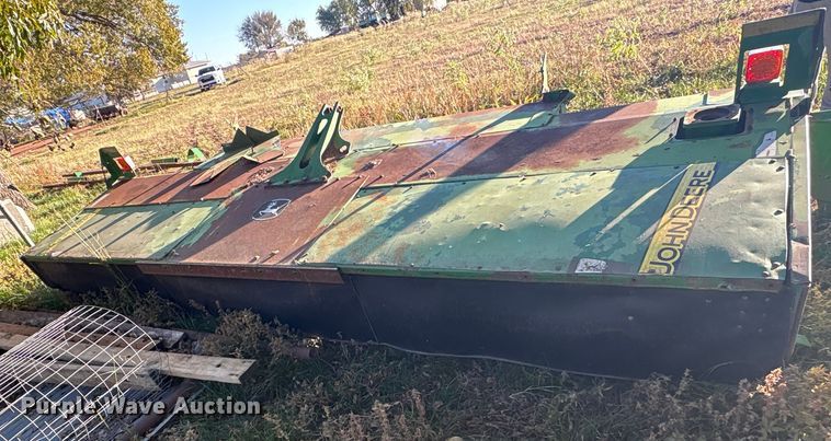 image for item EA7702 John Deere 995-5M swather / windrower head