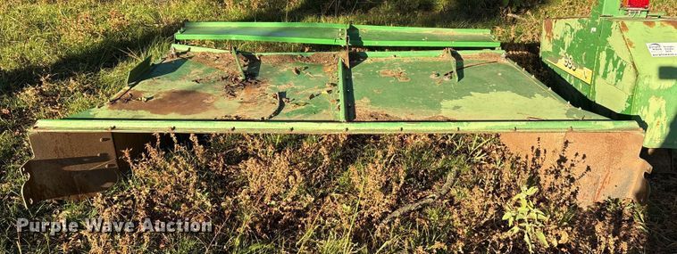 image for item EA7702 John Deere 995-5M swather / windrower head