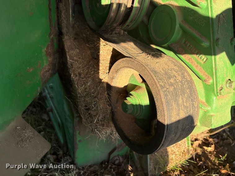 image for item EA7702 John Deere 995-5M swather / windrower head