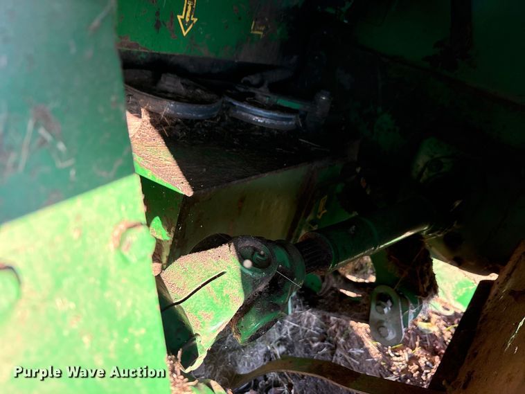 image for item EA7702 John Deere 995-5M swather / windrower head