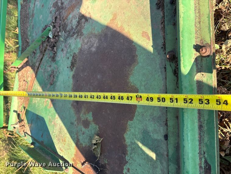 image for item EA7702 John Deere 995-5M swather / windrower head