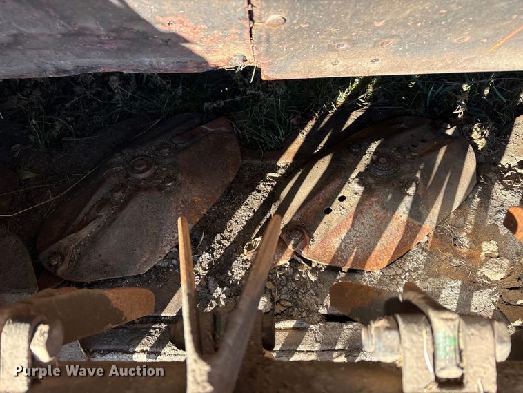 image for item EA7702 John Deere 995-5M swather / windrower head