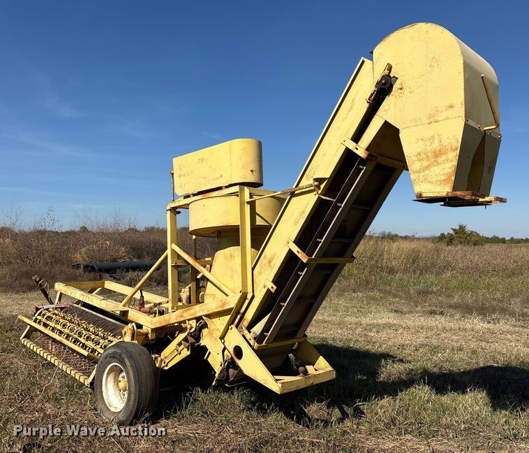 image for item EA7704 Bean harvester