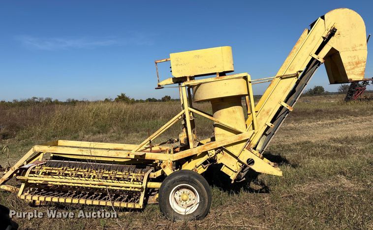image for item EA7704 Bean harvester