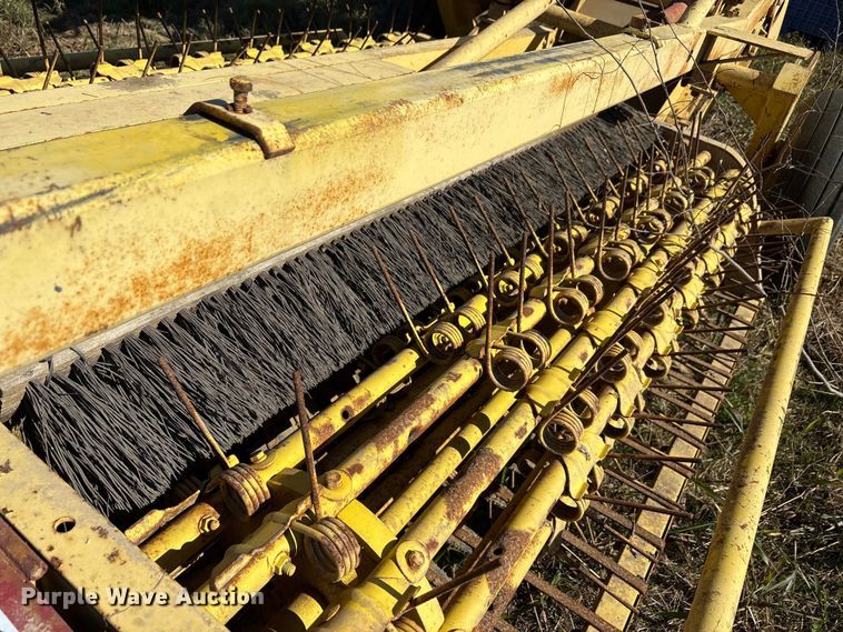 image for item EA7704 Bean harvester