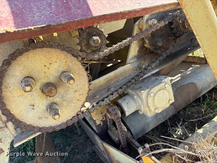 image for item EA7704 Bean harvester