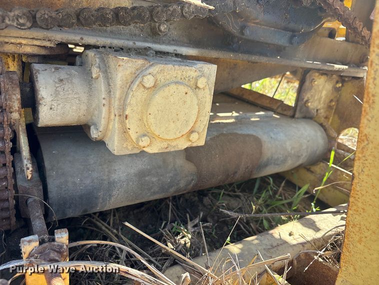 image for item EA7704 Bean harvester