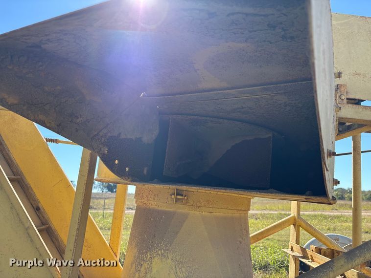 image for item EA7704 Bean harvester