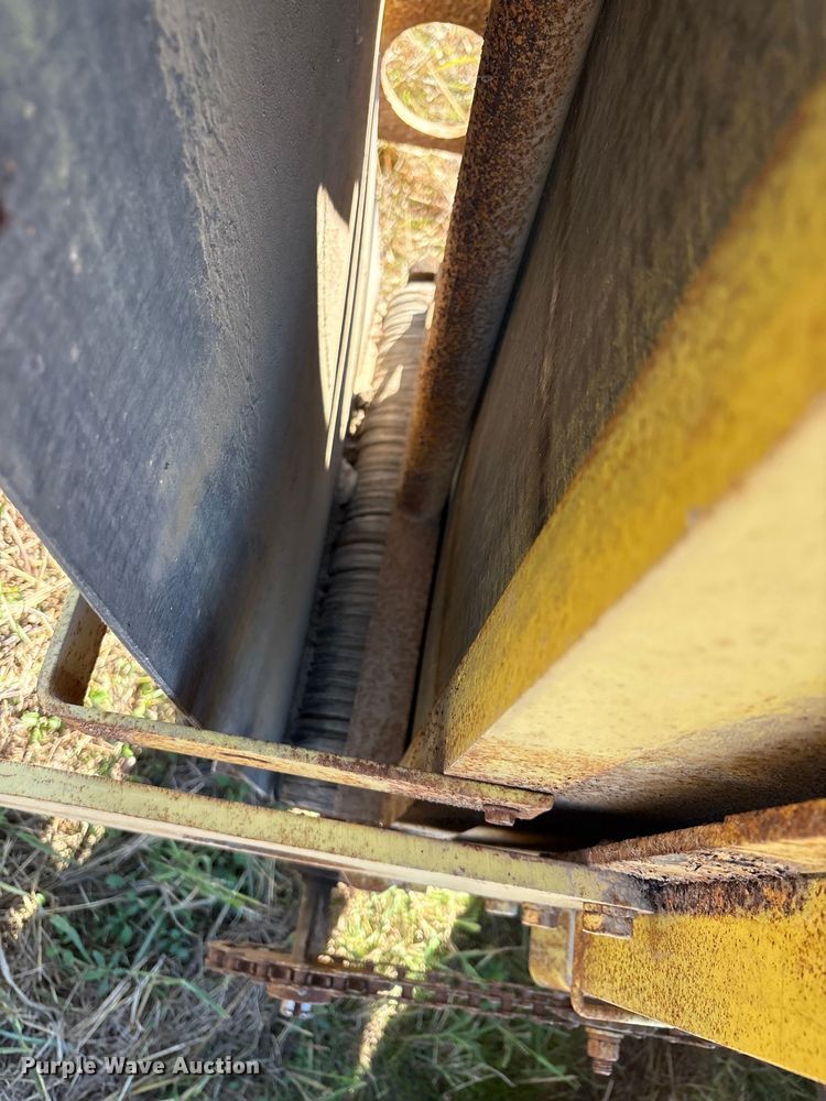 image for item EA7704 Bean harvester