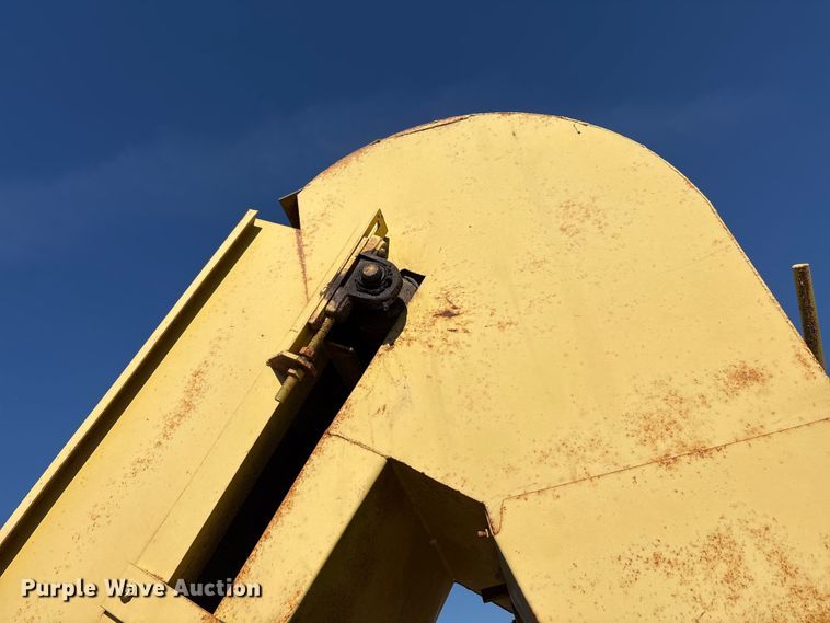 image for item EA7704 Bean harvester