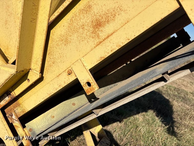 image for item EA7704 Bean harvester