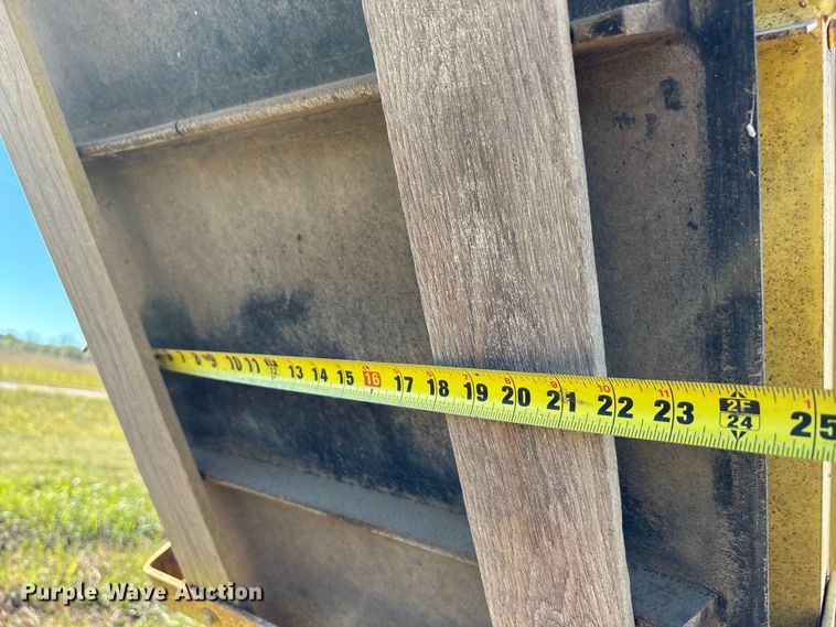 image for item EA7704 Bean harvester