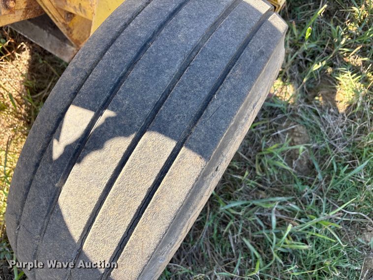 image for item EA7704 Bean harvester