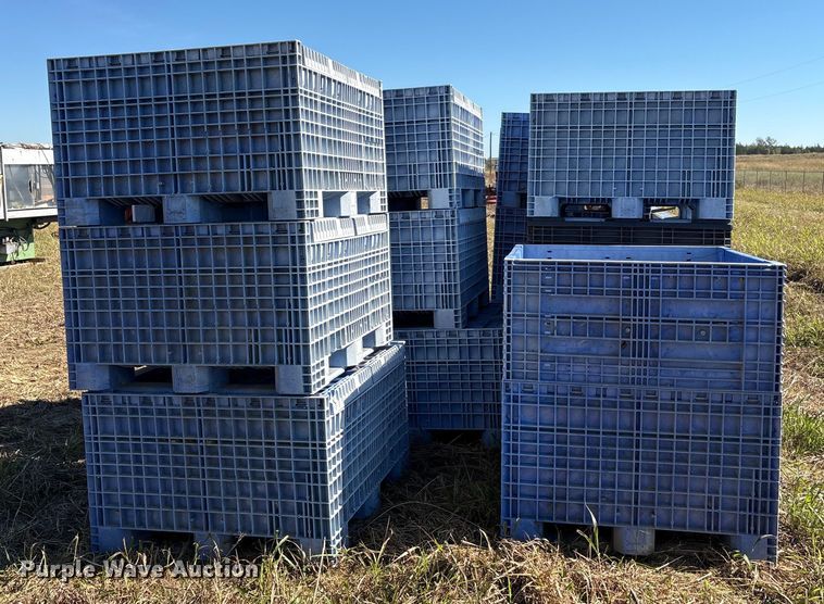 image for item EA7705 (15) Buckhorn plastic totes 