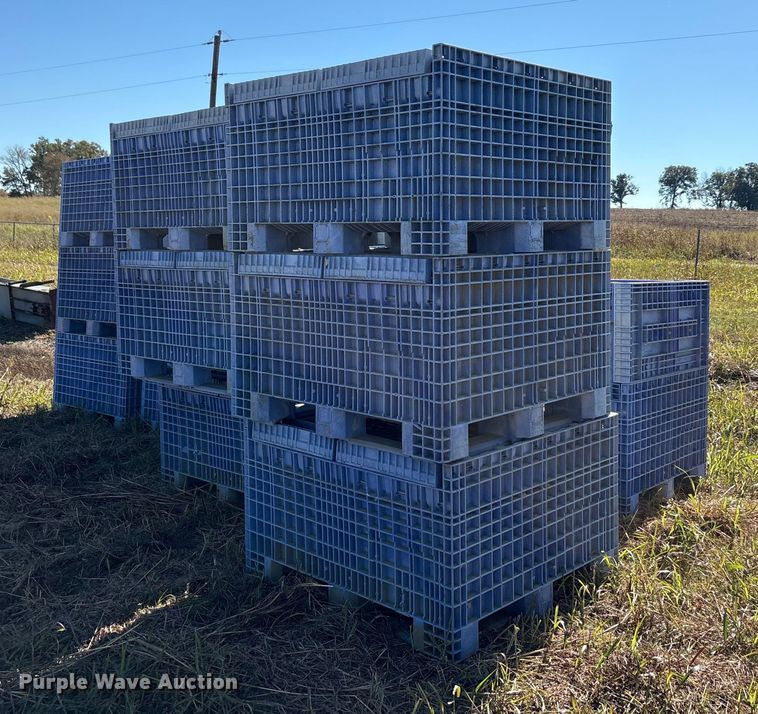 image for item EA7705 (15) Buckhorn plastic totes 