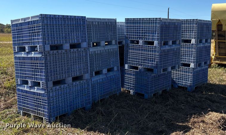 image for item EA7705 (15) Buckhorn plastic totes 