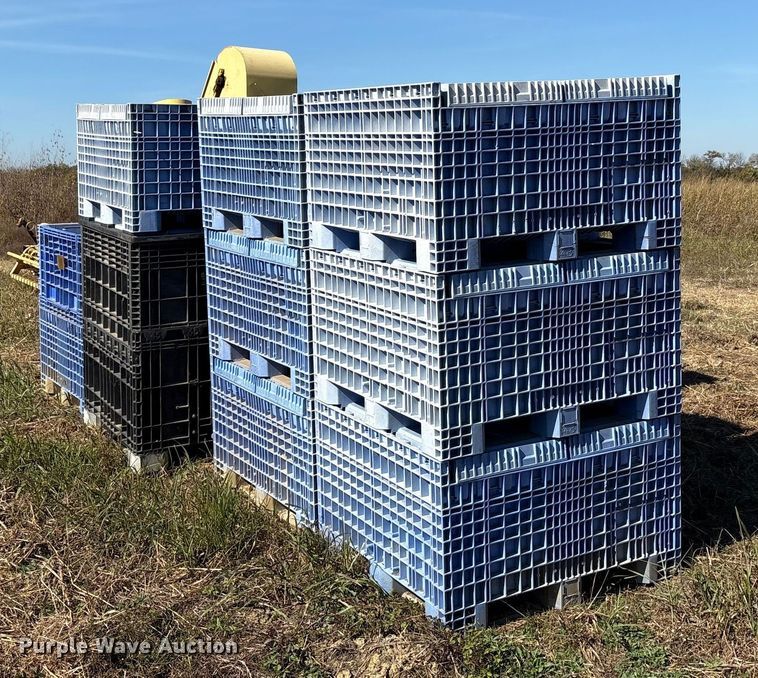 image for item EA7705 (15) Buckhorn plastic totes 