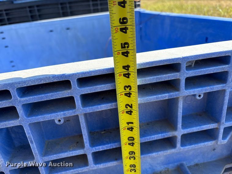 image for item EA7705 (15) Buckhorn plastic totes 