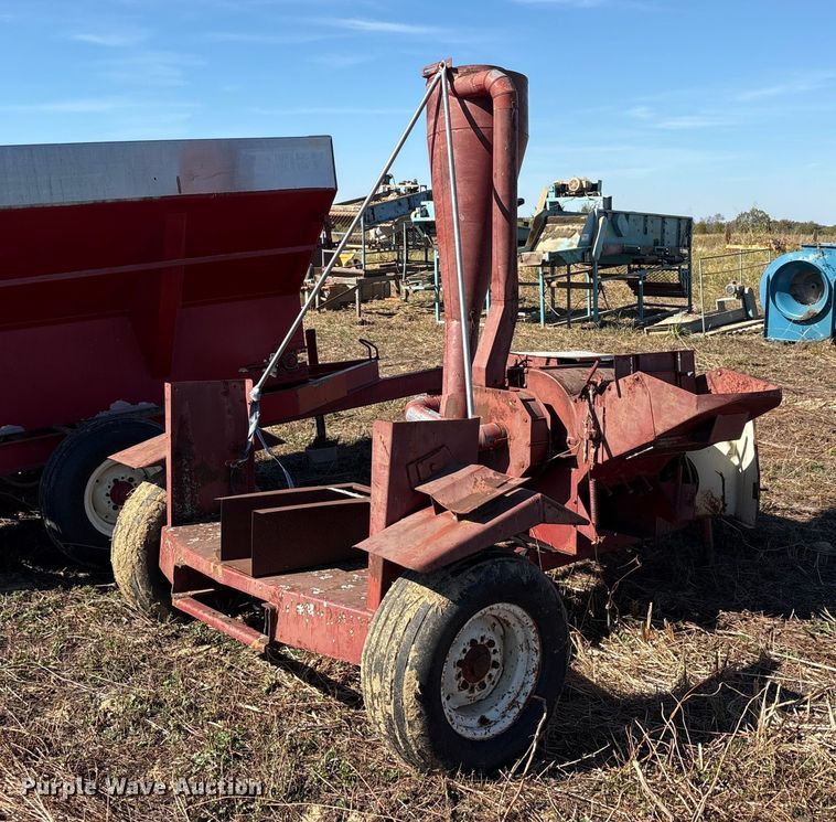 image for item EA7711 International wood chipper