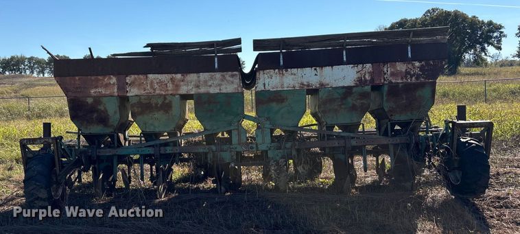 image for item EA7712 Lockwood L06200-00601 planter