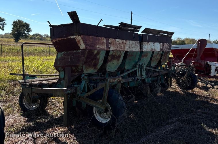 image for item EA7712 Lockwood L06200-00601 planter