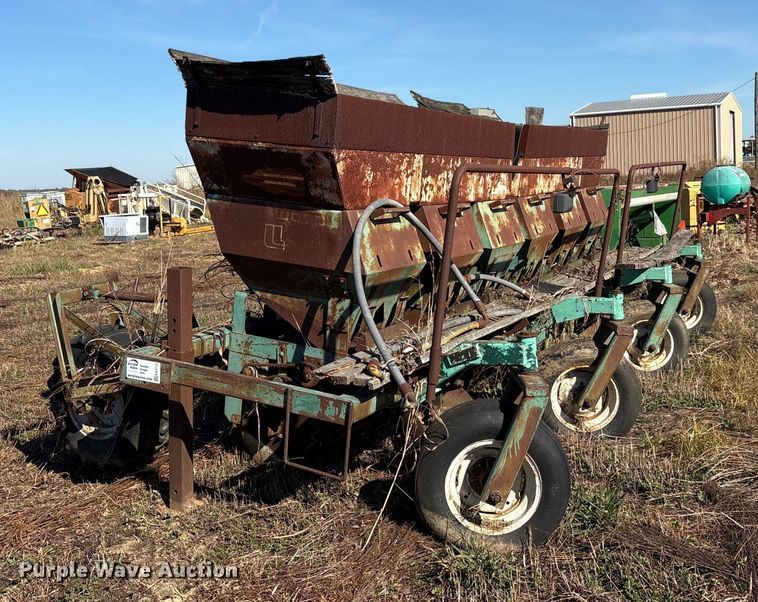 image for item EA7712 Lockwood L06200-00601 planter