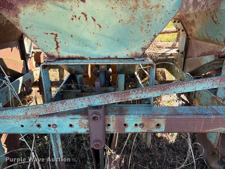 image for item EA7712 Lockwood L06200-00601 planter