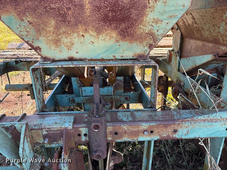 image for item EA7712 Lockwood L06200-00601 planter