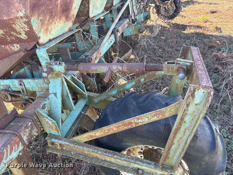 image for item EA7712 Lockwood L06200-00601 planter