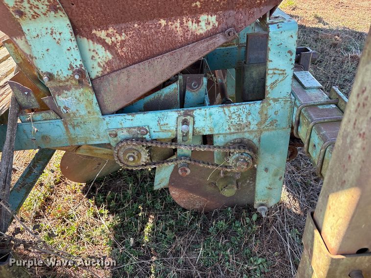 image for item EA7712 Lockwood L06200-00601 planter