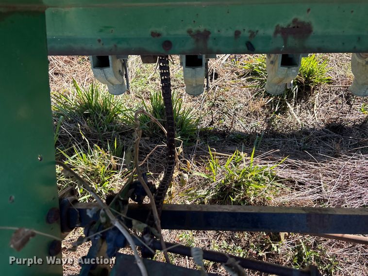 image for item EA7713 Great Plains EWD13-230790 0131 grain drill