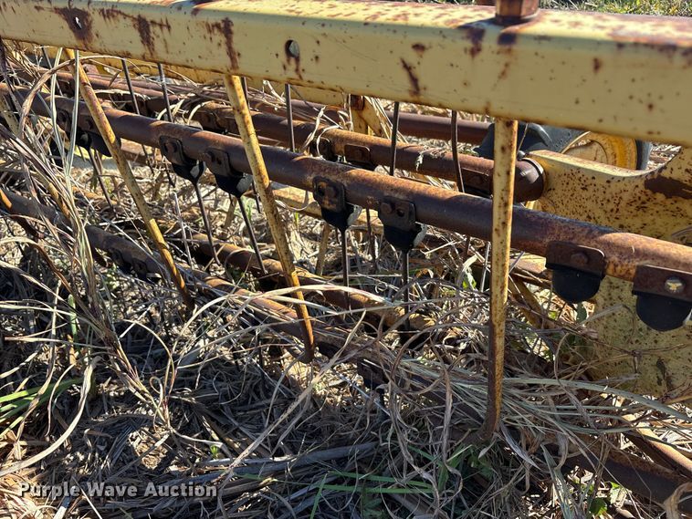 image for item EA7717 New Holland Rolabar 256 hay rake