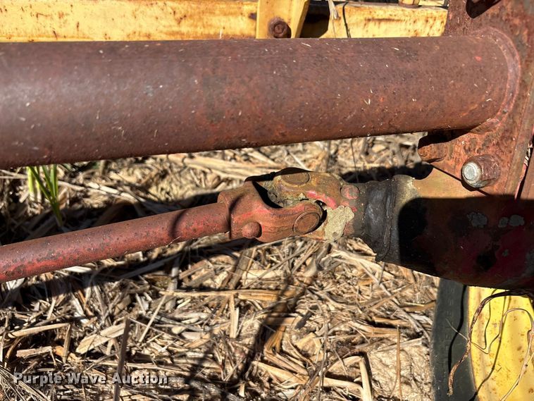 image for item EA7717 New Holland Rolabar 256 hay rake