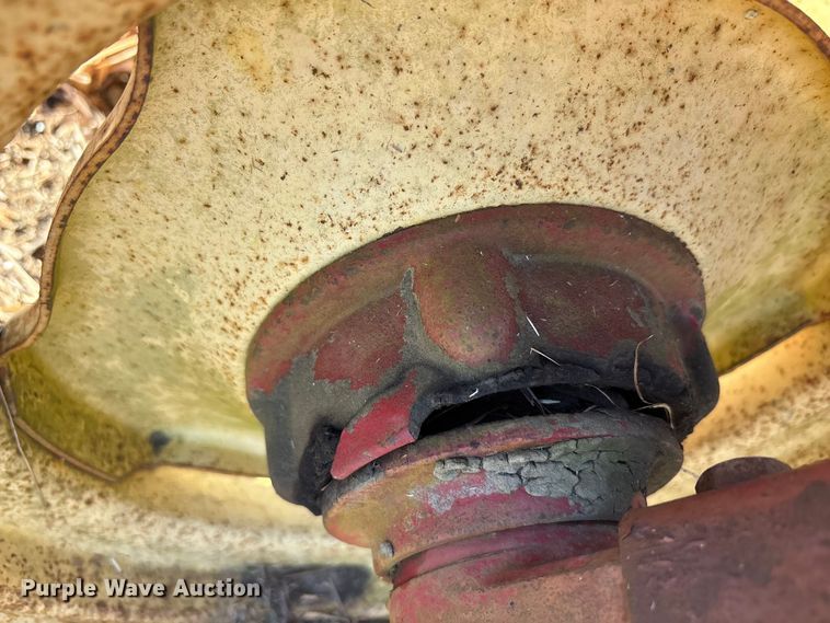 image for item EA7717 New Holland Rolabar 256 hay rake