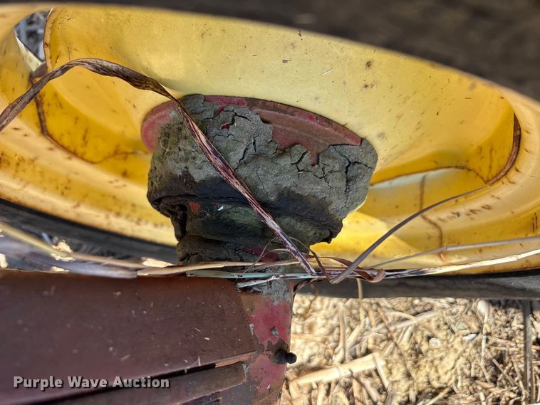 image for item EA7717 New Holland Rolabar 256 hay rake