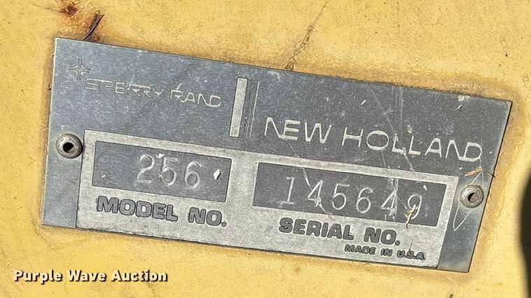 image for item EA7717 New Holland Rolabar 256 hay rake