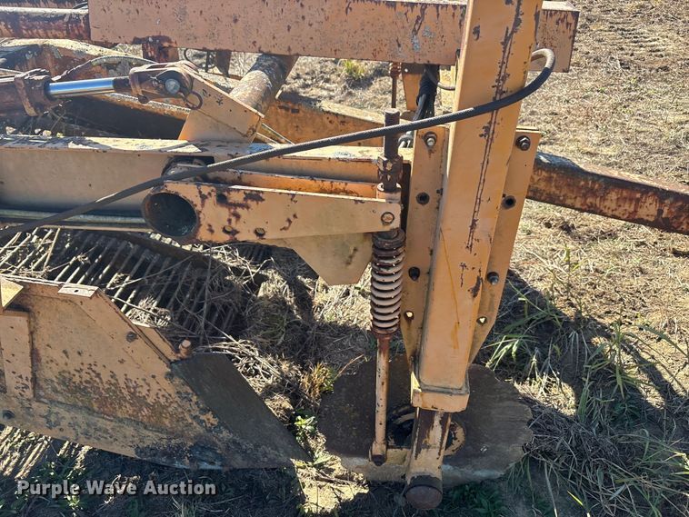 image for item EA7727 Logan potato harvester