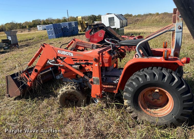 image for item EA7730 Kubota B20 MFWD tractor