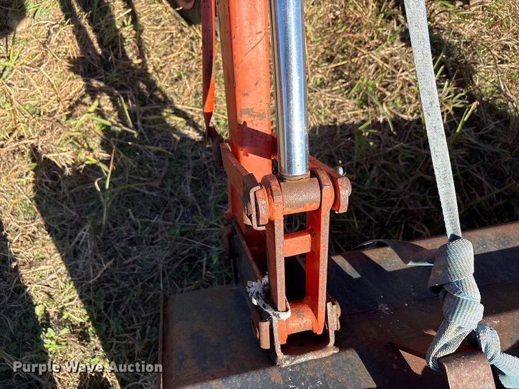 image for item EA7730 Kubota B20 MFWD tractor