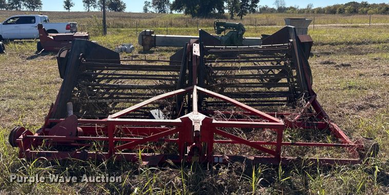 image for item EA7731 UFT root crop harvester