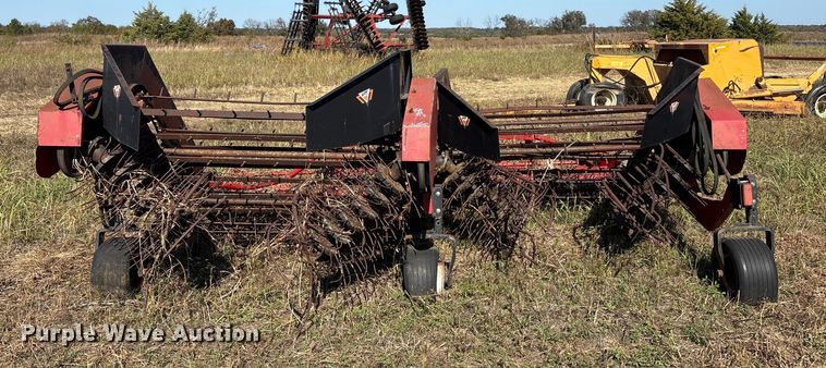 image for item EA7731 UFT root crop harvester