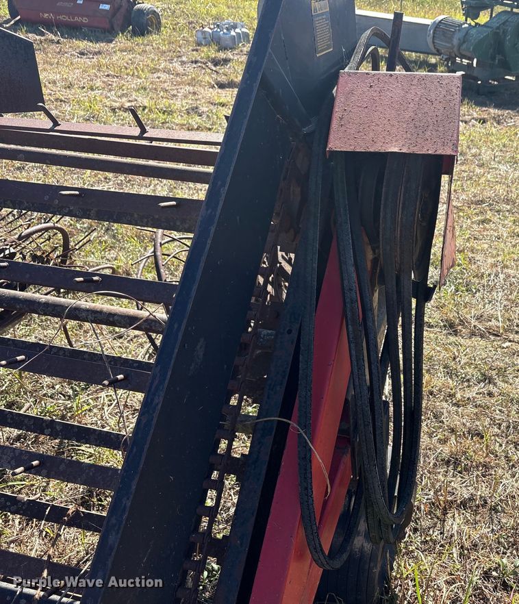 image for item EA7731 UFT root crop harvester