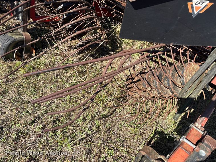 image for item EA7731 UFT root crop harvester