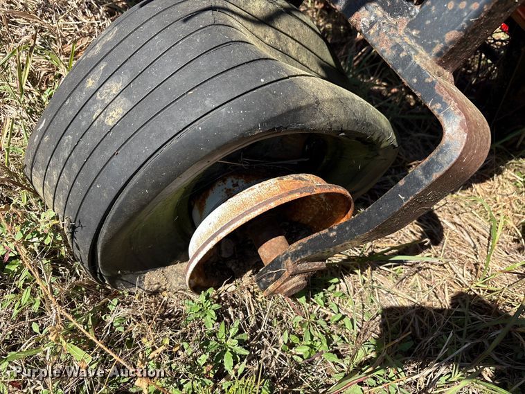 image for item EA7731 UFT root crop harvester